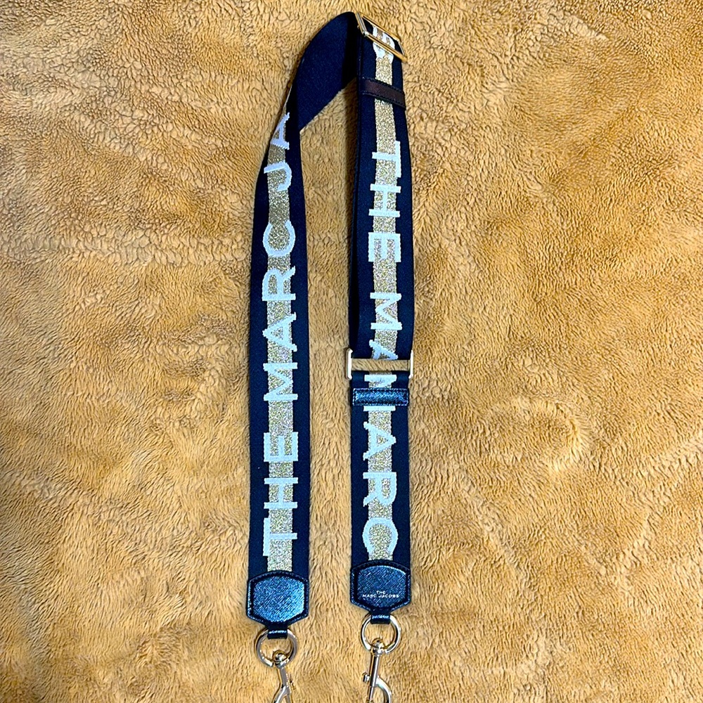 Marc Jacobs
The Logo Thin Webbing strap